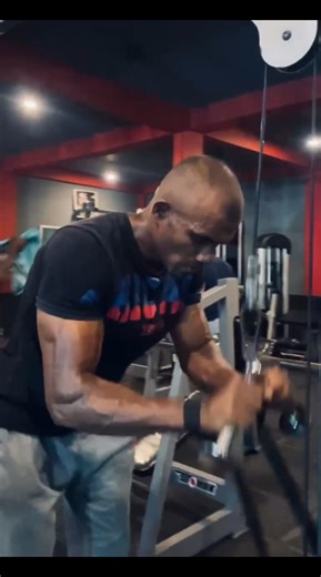 “Pain is temporary, but pride is forever.” ... . . . #foryoupage #Fitness #chestday #gymmotivation #Lifestyle #gym #1m #fyp #Fitness #xyzbca