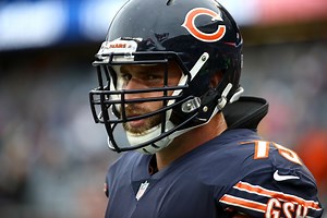 Kyle Long Apologizes For Beating Rookie Teammate With His Own Helmet
