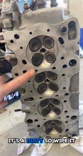 THE BEST B16 VALVE SPRING COMPRESSOR!! #b16 #hondab16 #enginebuild #supertech #mechaniclife #shorts