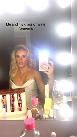 Chilling with Wine: A Night Out Vibe