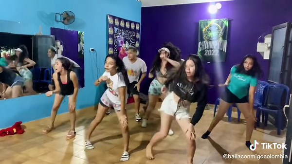 #bailaconmigocolombia #laquemona @Alejandro Reina638 @Verónica Bonilla @Camilo Tapiero Sanch