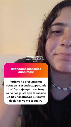 Presumiendo mis notas en la escuela