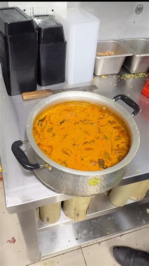 Aaj banaya mirchi wala salan #shorts #zomato #swiggy #viralshorts #foodie #cloudkitchen