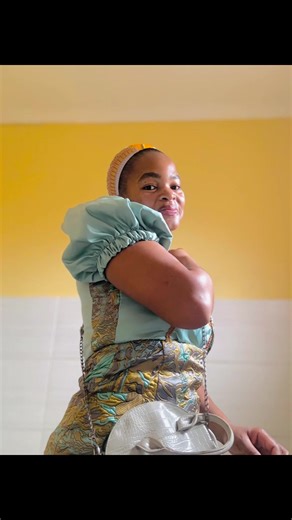 Singing 'Uthando' in Praise of Young Makoti