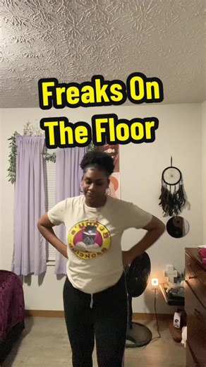 Happy “freaks on the floor” FriYAY. 😩😭😭😭😭 I’ll try again another day. The 🙄 has me SCREAMIN’ 😂😂😂😂 #fyp #freaksonthefloorlinedance #linedancingwithbunny