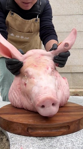 Cooking Pig's Head: Delicious Recipes & Techniques