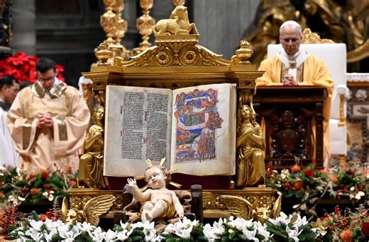 Pope Leo: Announce the joy of Christmas, a feast of faith, charity, and hope - Vatican News