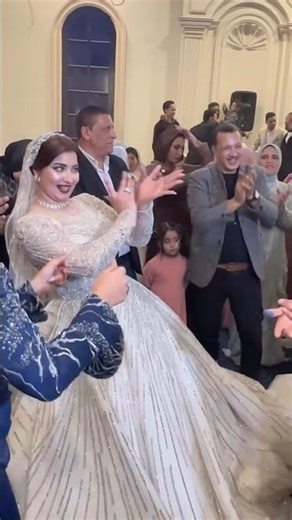 العروسه بتلقط اسرع من البلتوث 🫣😂🙂 #اشتراك_بالقناة #wedding #اكسبلور #دويتو #اشتركو #bride #ترند