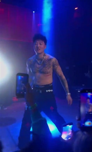 Eric Reprid preforming NBA live