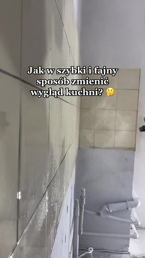 Szybki i tani sposób który nada Twojej kuchni nowego blasku ✨😍 #kuchnia #diy #remont #odnowa #renowacja #malowanie #malowanieplytek #zmiana #zmianakoloru #dlaciebie #fyp
