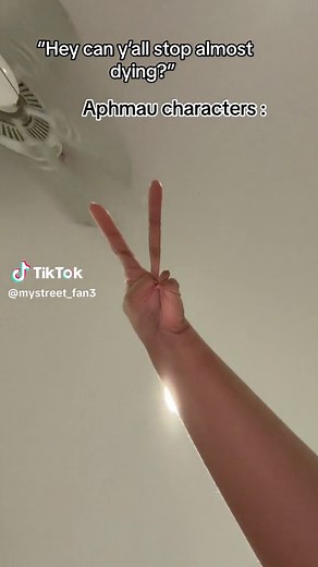 They wont stip almost dying #ohinixxdrophigh #graduationdays #fcunivercrty #mystreetseason1 #mystreetseason2 #mystreetseason3 #mystreetseason4 #mystreetseason5 #aphmausyear#mystreetseason6 #mystreetseason7commingsoon #mystreetfans #mystreet #foryoupage #fypp