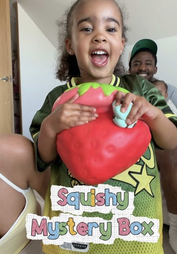 Unboxing Rara’s squishy mystery box 🥹 Squishies from @iBLOOM SQUISHY SHOP