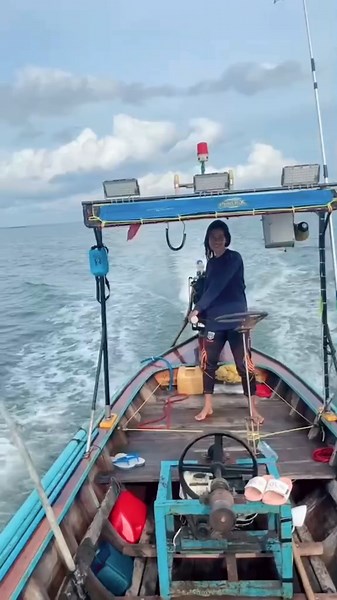 วันรุ่นสามสูบ55555#ผู้หญิงถือท้ายเรือ #เด็กเกาะหมู #เด็กตรัง #20y