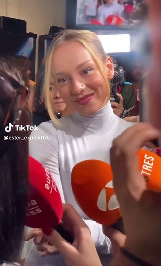 @Ester #esterexposito | ester expósito