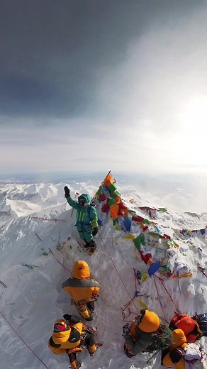 Top of Mount Everest: Video from the Tallest Mountain on Earth