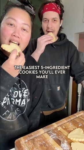 Easy 5 ingredient shortbread cookie. Beginner friendly. Happy National Cookie Day!
