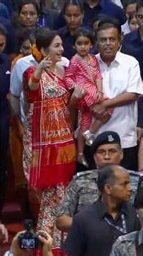 Mukesh Nita Anant Ambani visit Lalbaughcha Raja for Darshan and Aarti