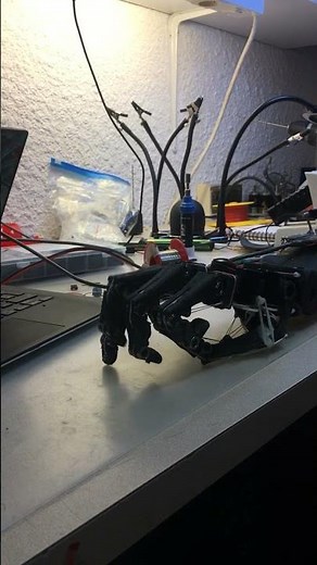 It’s alive! First full #robot #hand movements
