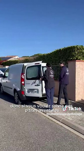 On n’a jamais vraiment pris le temps de se présenter… Alors on se lance !👋 La Belle Rosée Nettoyage, c’est une petite équipe qui aime le travail bien fait, simplement. On passe nos journées à redonner un coup de frais à vos extérieurs : terrasses, vitres, façades… tout ce qui a besoin d’un bon nettoyage.✨ Rien de plus compliqué que ça, mais on le fait avec soin et expertise. Si vous aves un besoin contactez-nous 😁 #cleaning #nettoyage #service