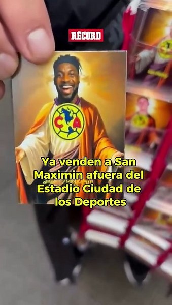 ¡UNA LOCURA LO DE MAXIMIN! 🦅Ya está a la venta la imagen de San Maximin afuera del Estadio Ciudad de los Deportes