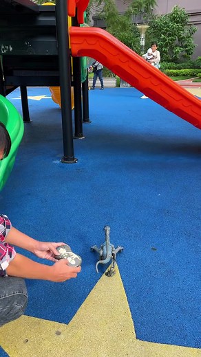 8-Function Remote Control Velociraptor for Kids