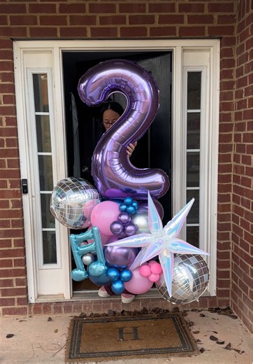 Just a little disco moment for a TWO-year-old icon 🪩💜 #balloonstack #discoballoons #danceparty #secondbirthday #balloonartist