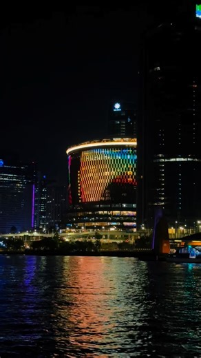 ✨ Your private luxury moment on the Brisbane River ✨ Floating Picnic is a private river cruise that departs from New Farm River Hub and travels between Story Bridge and Queens Wharf. Beautiful decoration. Premium table setting. Relaxing music and the best Brisbane views. Perfect for couples friends and families who want something unforgettable in Brisbane. Make your next special moment a Floating Picnic. 📍 Departure from New Farm River Hub 🌉 Story Bridge and Queens Wharf route 🛥 Private boat 