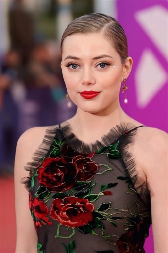 Grace Van Dien | Actriz, Dirección, Producción