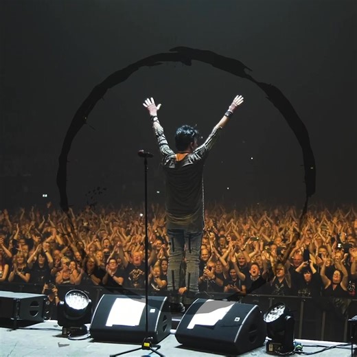 21K views · 434 reactions | ⭕️ A Perfect Circle ⭕️ Live at Wembley Arena, on 3LP / 2CD+Blu Ray. Out now. | Gary Numan | Facebook