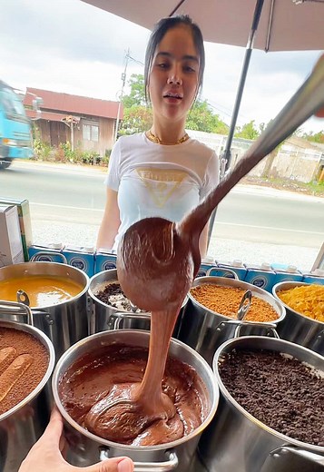 First customer lawa: Anis Anggelan’s Air Pink Kelantan Treat