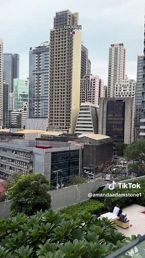 Welcome to MAKATI CITY PHILIPPINES 🇵🇭 Makati city is clean , modern , no floods ,safe , lots of guard and police presence #makati #philippines