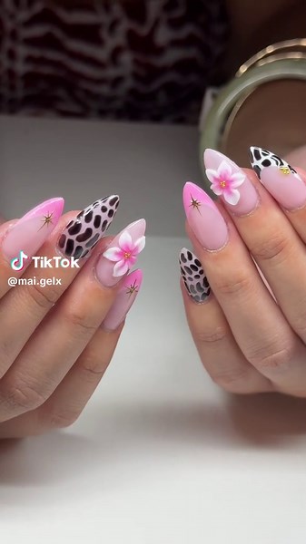 Hebrew Shell Freestyle: Stunning Gel Nail Designs