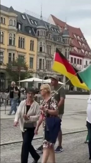 And people are also taking a walk in Zwickau today! FREE SAXONY: Follow us for all news and infor...