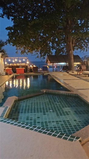 PTK BEACH hotel in Chaweng beach 🇹🇭 #beach #vacation #beachvibes #pool #travel