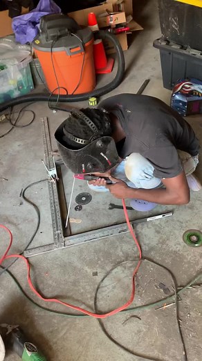 Building a new kiln gotta put some welds down ! | Silica Burns Glass Blowing