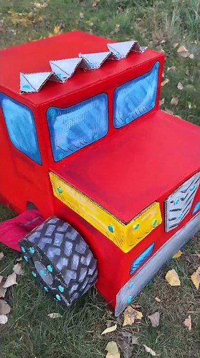 DIY Transformer Costume with Makedo