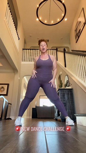 When you request a “Baby Got Back” remix from @Showmusik Sounds, you’d better deliver a dance challenge equally as FIRE as his remix! DC me 👩🏻‍🦰🍑 #BabyGotBack #Remix #DanceChallenge
