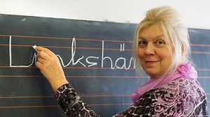 Why are there so few left-handed people?