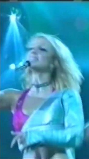 Britney Spears - Crazy (Oops Tour) #throwback #dance #britneyspears #popsinger #vhs #concert