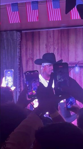 R’n’b superstar singer song writer Neyo performs hit song Closer live in London 07/05/26