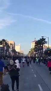 638K views · 48K reactions | Bombardero Stealth con escolta F-35 Raptor Rose Parade Pasadena CA. | Alertas Y Fenómenos Ovni (ZELLO) | Facebook