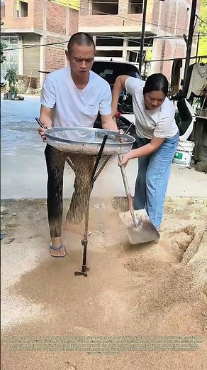 Building a Sieve Stand: Turning a Phone Tripod Into a Sand-Sifting Tool