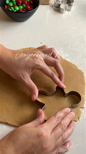 Sweet Nest on Instagram: "The creation of #gingerbreadmen 🎄! #gingerbreadcookies #gingerbreadcookiesrecipe #gingerbreadman"