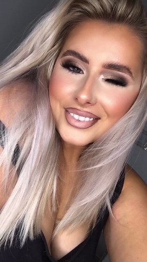 It’s a process 😝✨ #grwm #glowing #iconiclondon #glowyskin #glowup #fyp #fy #makeup #makeuptik #mua #selftaughtmua #makeuphacks