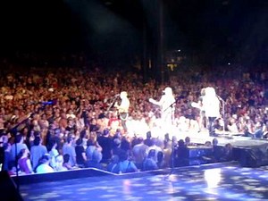 DEF LEPPARD - "Two Steps Behind" (Chicago / July 28th, 2011)