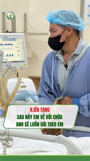 HIẾN TẠNG: SAU NÀY EM VỀ VỚI CHÚA, ANH SẼ LUÔN DÕI THEO EM ✨ Người phụ nữ 26 tuổi (Ninh Bình) không may qua đời sau một tai nạn giao thông, để lại hai con thơ dại: một bé mới 2 tuổi, một bé 4 tuổi. Trong khoảnh khắc đau khổ nhất của cuộc đời, người chồng – với đức tin Công giáo sâu sắc – đã cùng gia đình đưa ra một quyết định đầy nhân văn: hiến tạng của vợ để cứu sống những người bệnh đang cận kề cái ch*t. ✨ Anh nghẹn ngào chia sẻ: “Trước đây tôi chưa từng nghĩ đến việc hiến tạng. Nhưng khi được