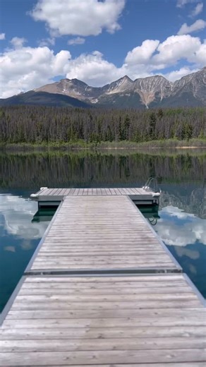 Patricia Lake Bungalows on Instagram: "All I want for Christmas is peace and tranquility 🎄✨ Did you know we can provide that? Book yourself a stay at Patricia Lake Bungalows this summer, where the water melts your worries away💦"