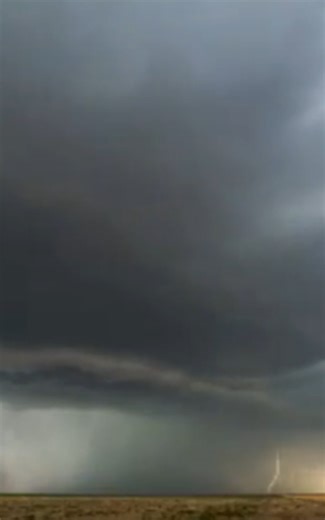 Shelf cloud timelapse captured over western Kansas plains