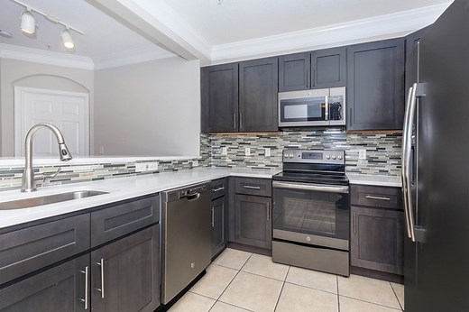 Emerson at Cherry Lane Apartments in Laurel, MD | ApartmentHomeLiving.com