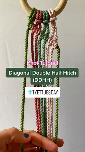 Macrame Knot Tutorial: Diagonal Double Half Hitch (DDHH)